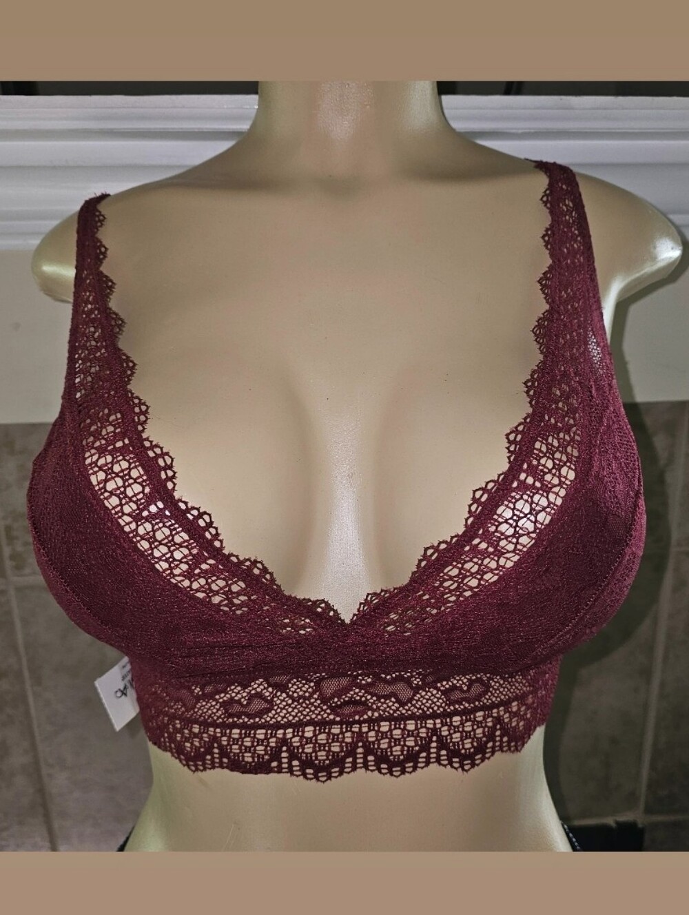 NWT.  Soma Embraceable Lace Bralette in cabernet red. Size Small